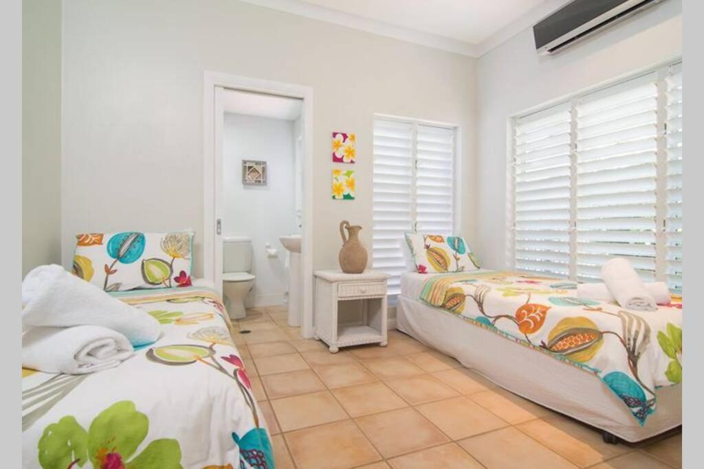 Beauty Tiny Walk To Sea Villa Port Douglas Luaran gambar